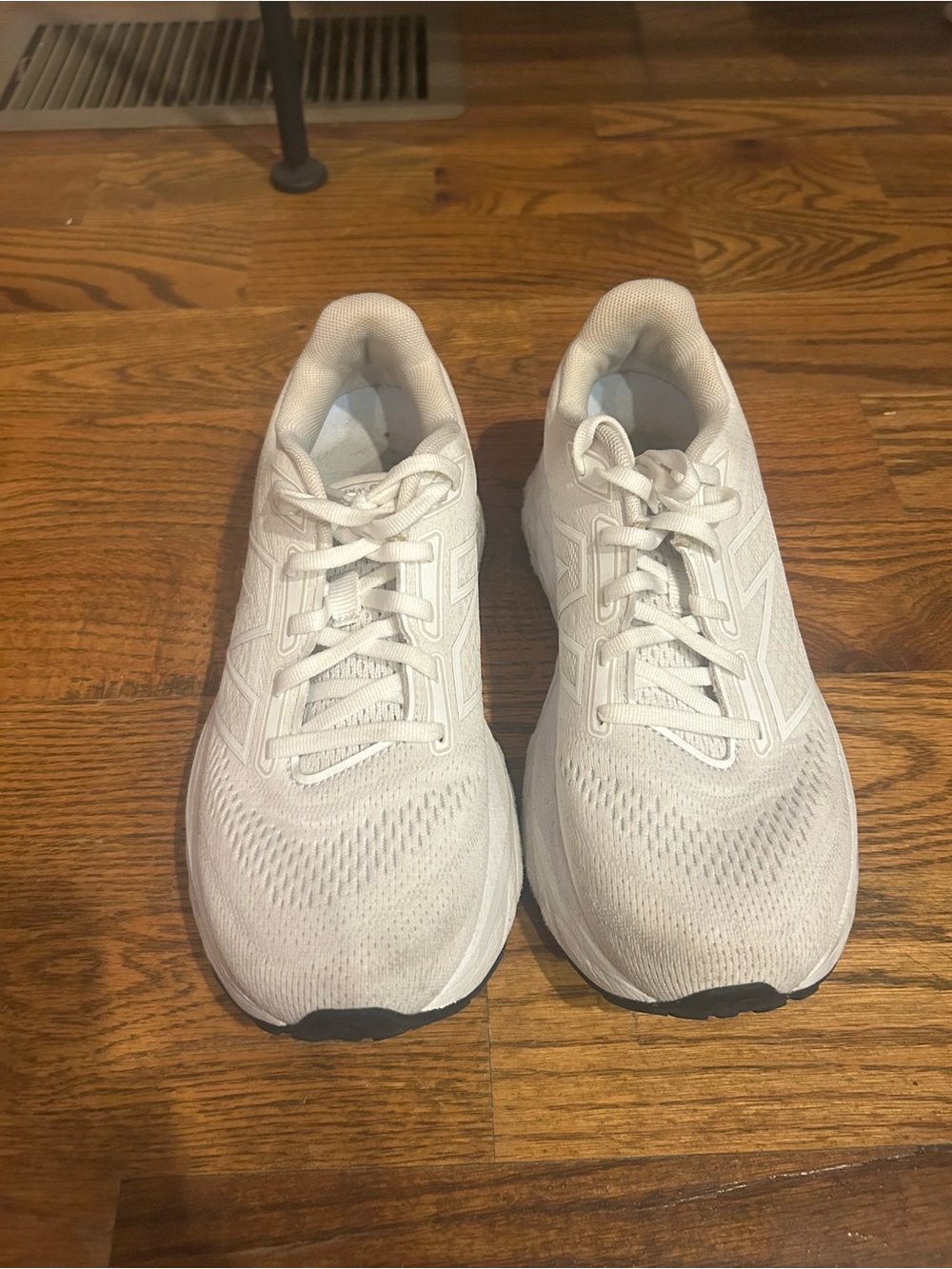 New Balance 880 Running Shoes in White Size 8.5